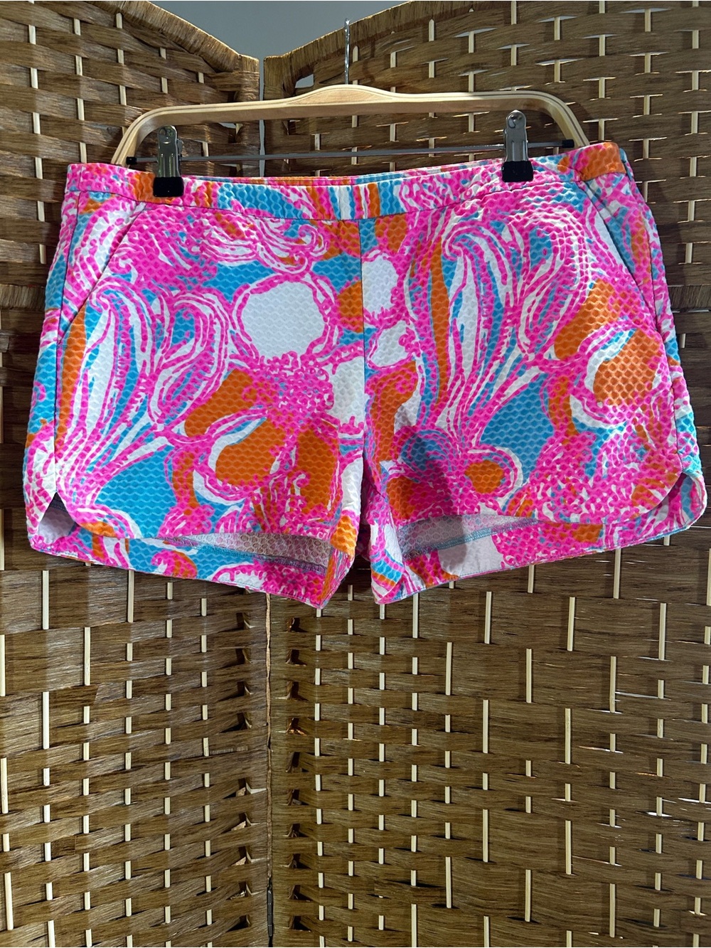 🏝️Lilly Pulitzer Pink Blue Orange Vibrant Print Athletic Shorts Size 10
